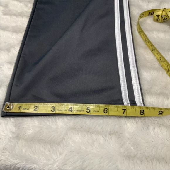 ADIDAS Young Men’s Athletic Gray 3 Stripe Pants Size 18/20 XL - Picture 11 of 11